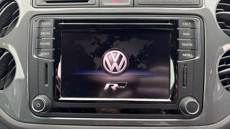 Volkswagen Tiguan 2.0 TDi BlueMotion Tech R-Line 5dr 150 DSG [NAV] Diesel Estate